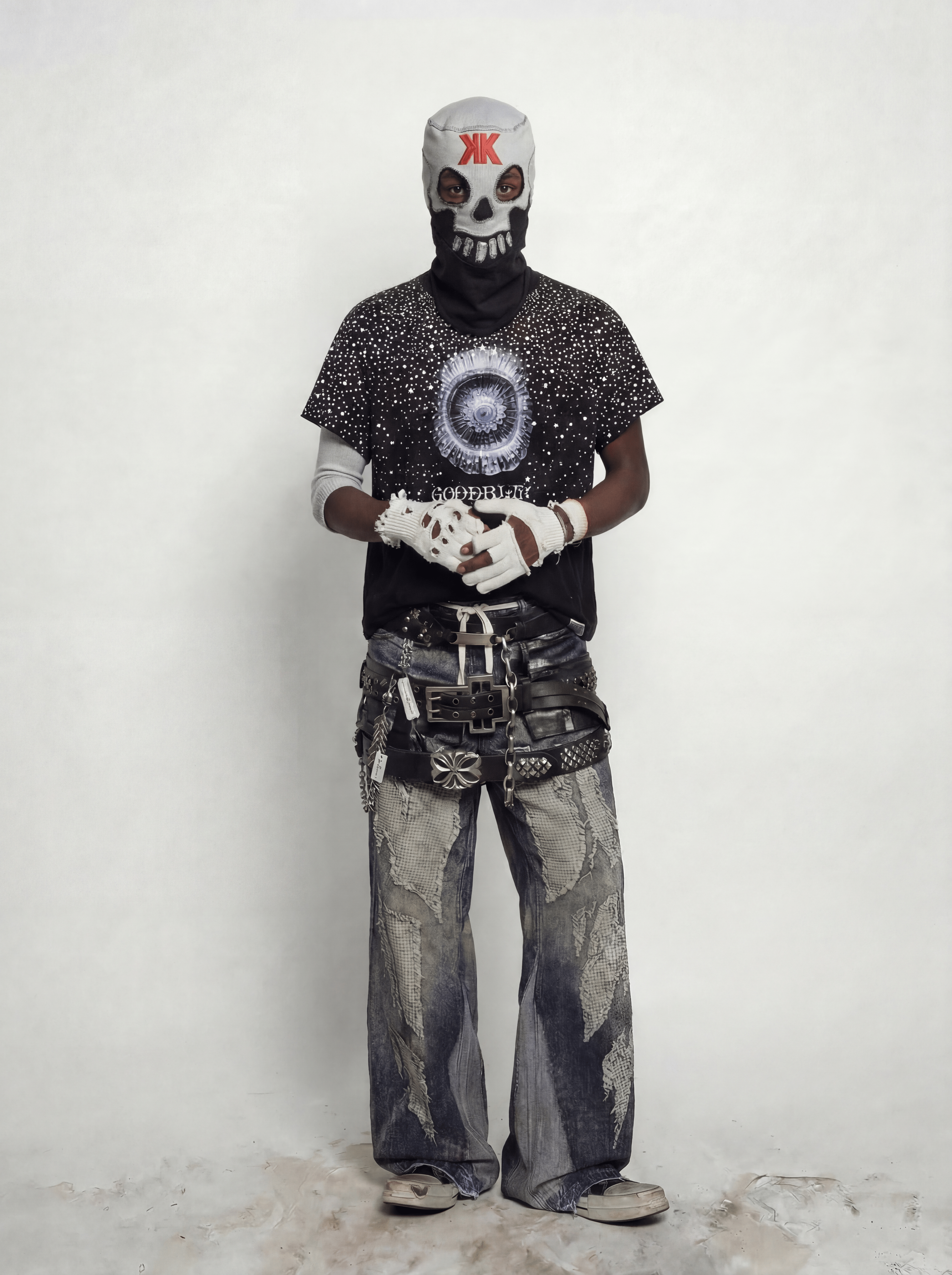 DISTRESSED PATCHWORK STUDDED BALLOON JEANS