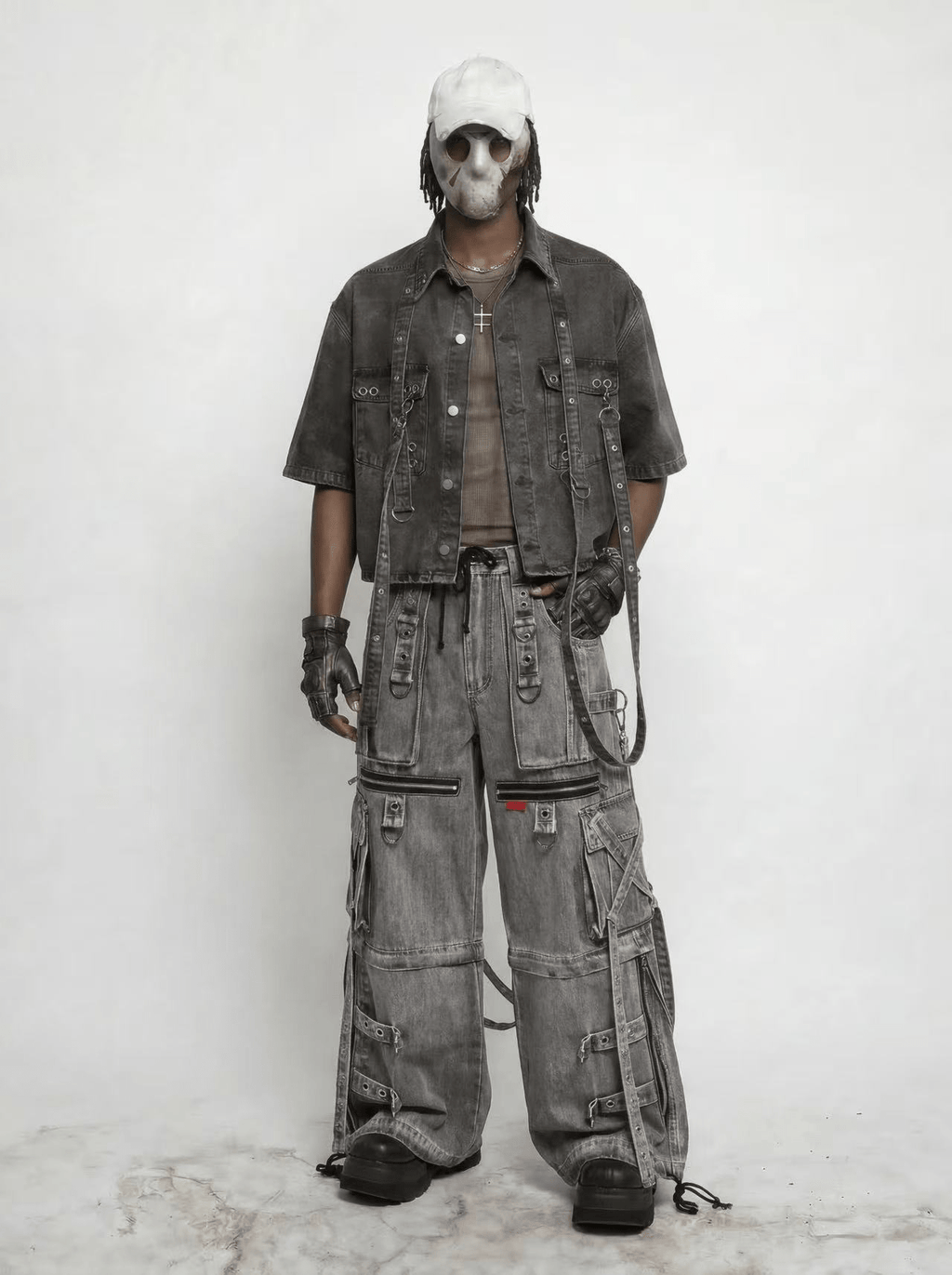 MULTI POCKET UTILITY CARGO JEANS