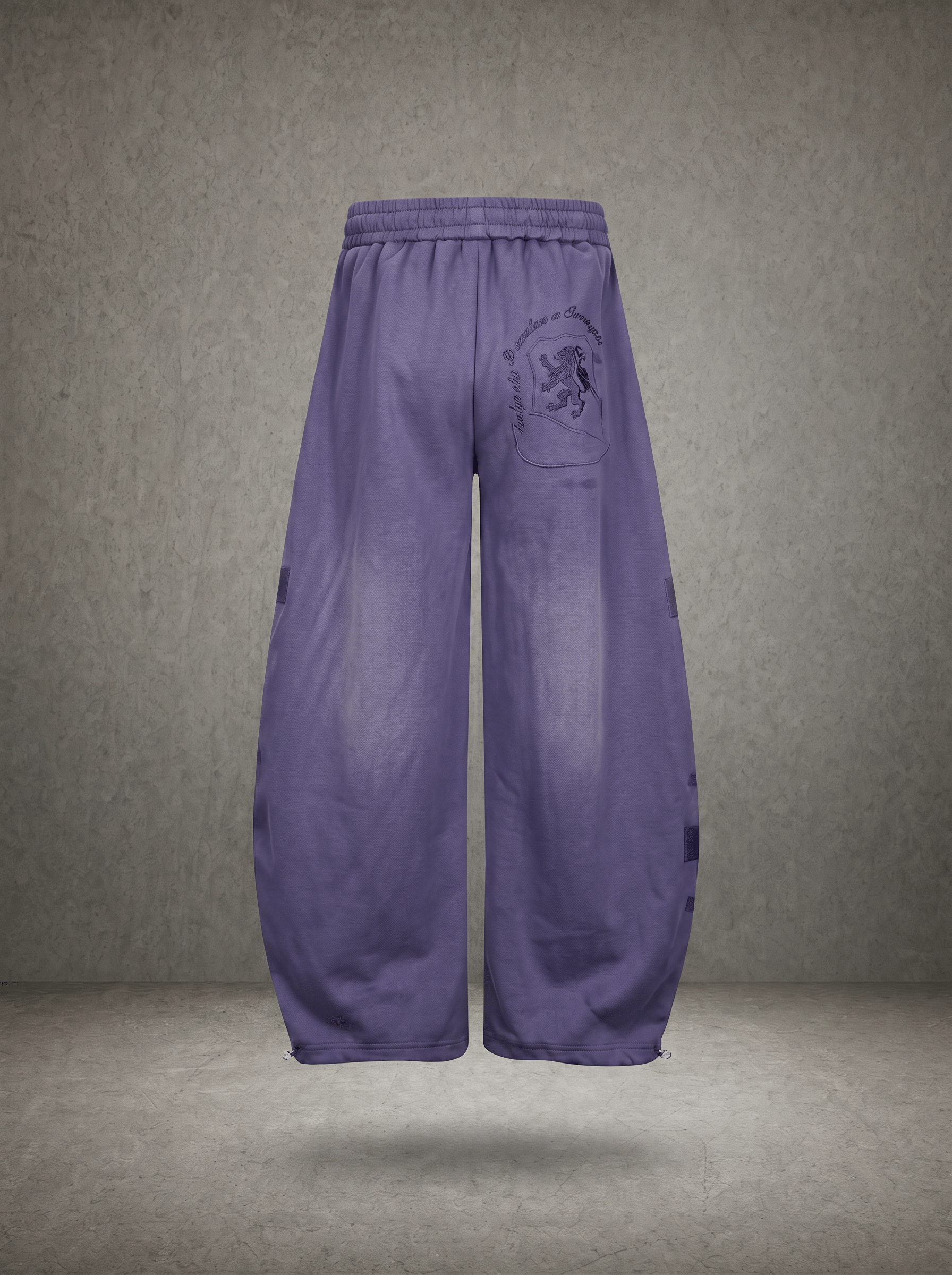 CREST EMBROIDERY SWEATPANTS